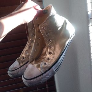Limited edition gold metallic converse + Vans hat